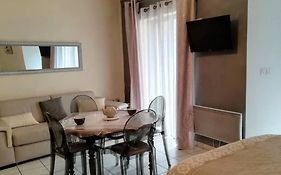Appartement Meuble Classe 3*** Ideal Cure Thermale, Avec Terrasse De 30M2, Magnifique Vue